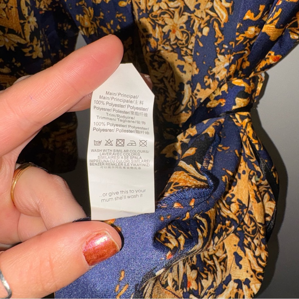 Missguided Blue and Gold Patterned Robe - Picture 4 of 4